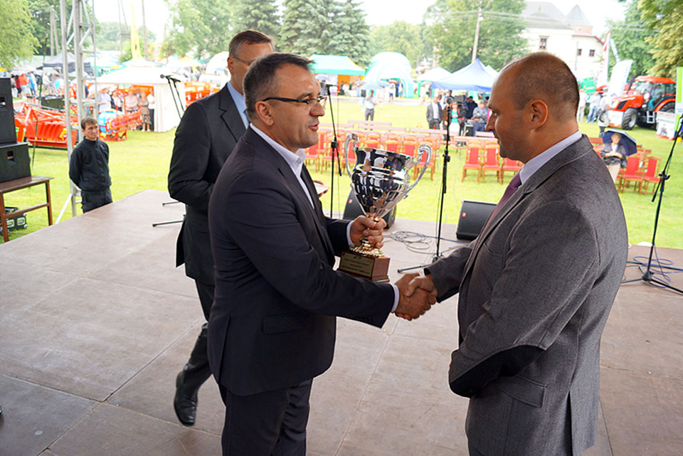 Sad Sandomierski otrzymał tytuł mistrza AgroLiga 2013 w województwie świętokrzyskim